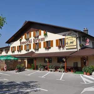 Kmecki Hram Pensiune Ljubljana