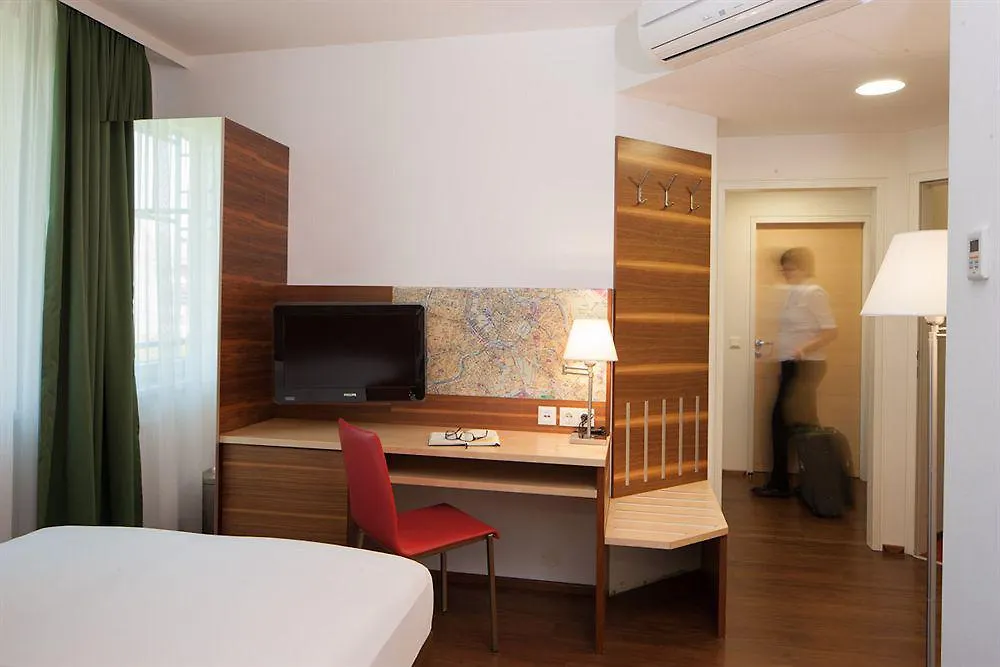 ***  Austria Trend Hotel Beim Theresianum Wien Austria